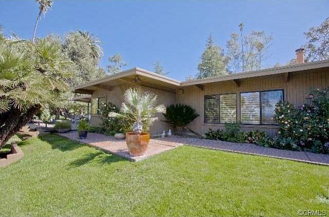 1st image of 333 Mariposa Dr