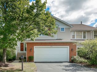 6541 Snug Harbor Dr, Willowbrook, IL 60527