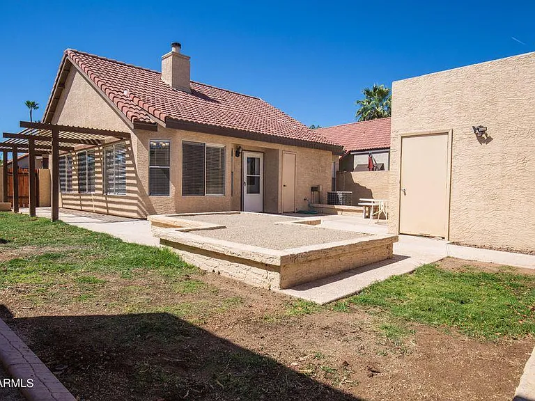 1820 E Secretariat Dr — Photo 3