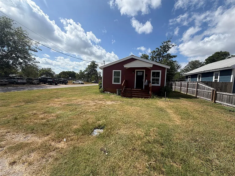 1209 Pine St — Photo 3