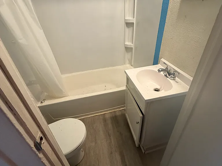 2144 S Garfield Dr — Photo 5