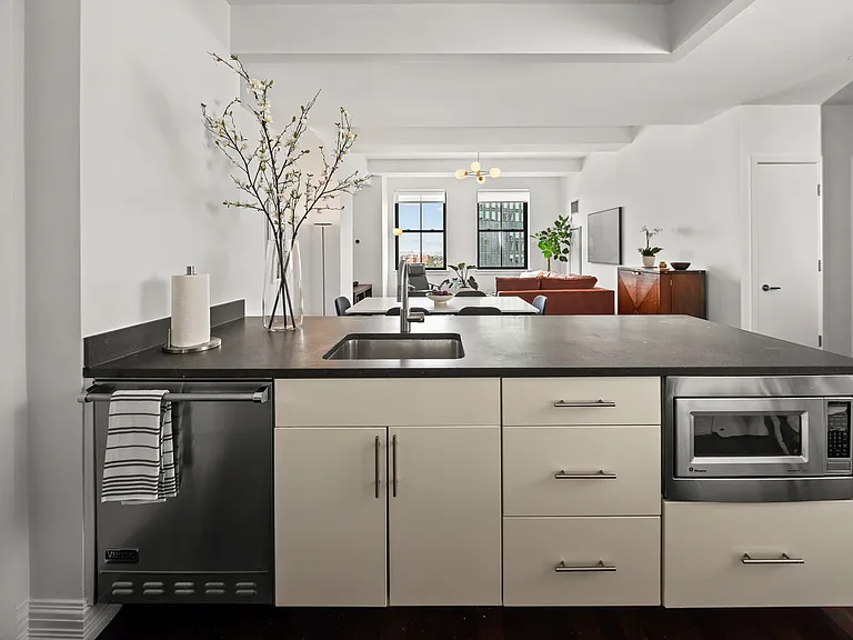 1 Hanson Pl #13K — Photo 11