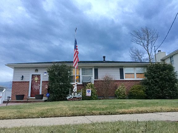3rd image of 186 Shirley Ave