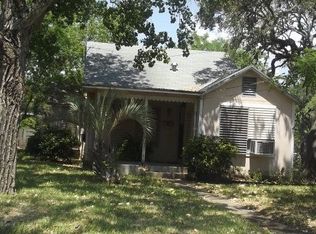 917 N Austin St, Rockport, TX 78382