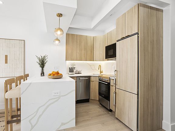 4th image of 458 Bergen St APT 3
