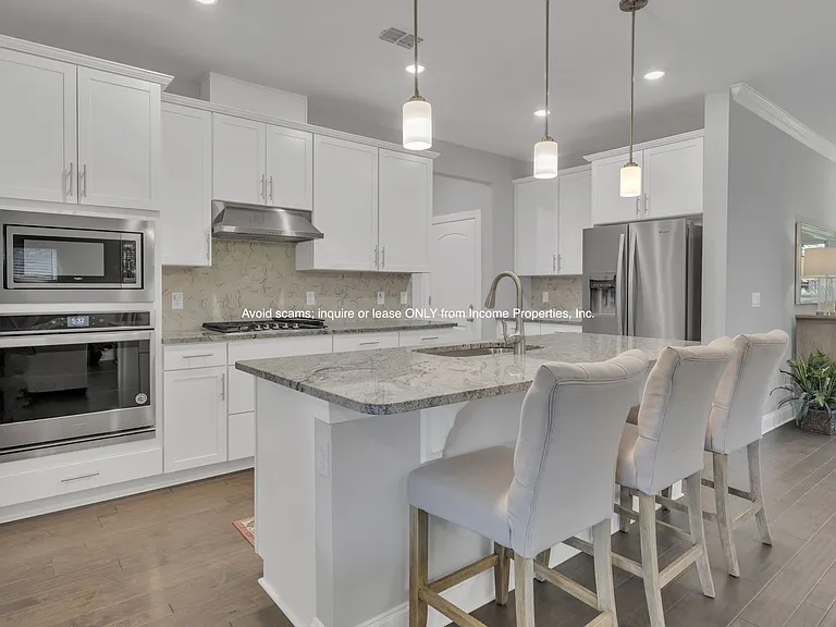 4937 Riverbank Dr — Photo 6