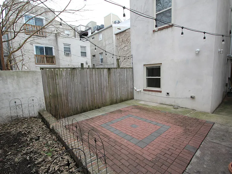 1609 Bainbridge St #1 — Photo 11