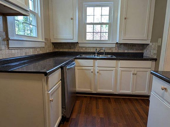 3rd image of 314 Melville Ave