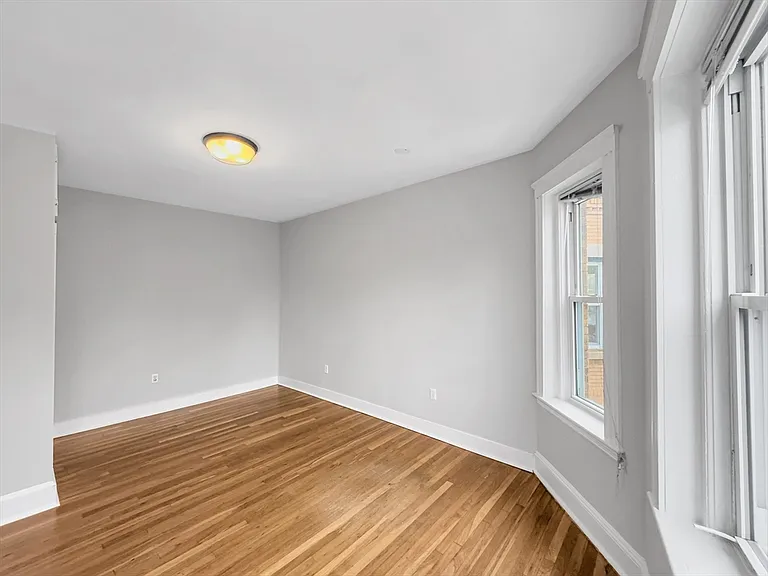 595 Centre St #3 — Photo 12