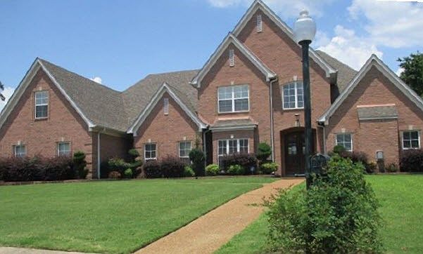 1st image of 230 Dubois Dr