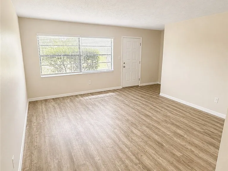 9476 W Green Bay Ln — Photo 3