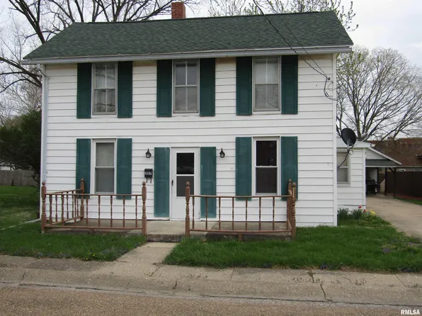 307 S Maple St, Lewistown, IL 61542