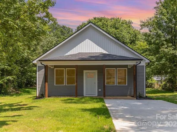 925 4th St, Statesville, NC 28677