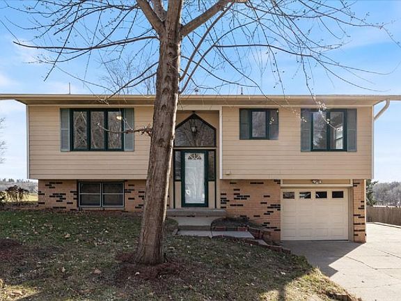 2nd image of 307 Fairview Dr