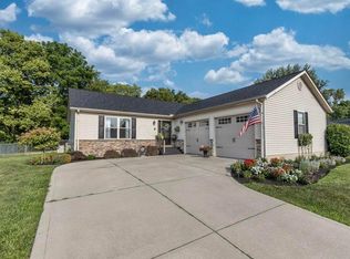 2451 Beverly Hills Dr, Lancaster, OH 43130