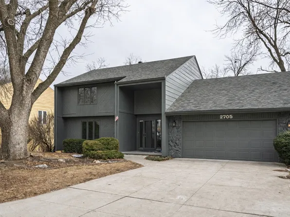 2705 71st St, Urbandale, IA 50322