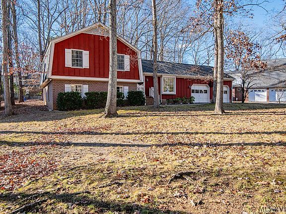 2nd image of 305 Rollingwood Rd