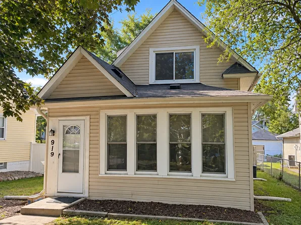 919 26th Ave SE, Minneapolis, MN 55414