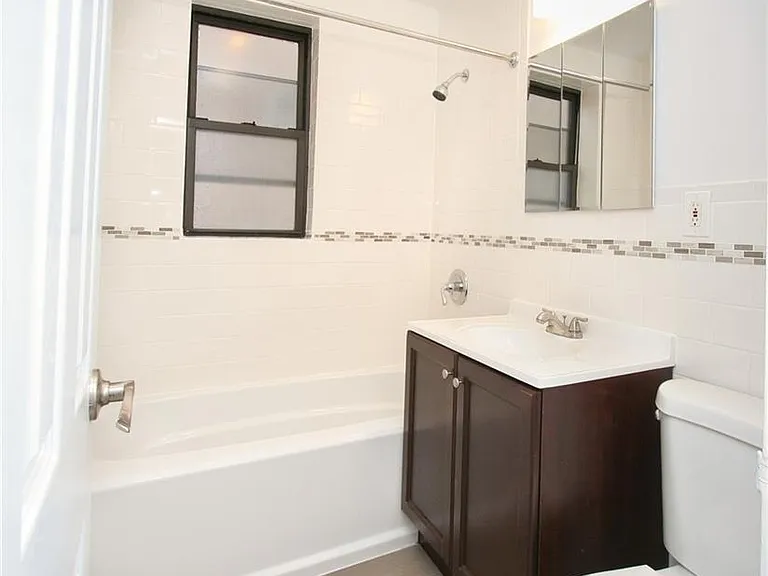 140 Hartsdale Avenue — Photo 13