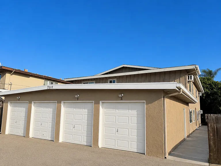 7111 Westview Pl #C — Photo 2