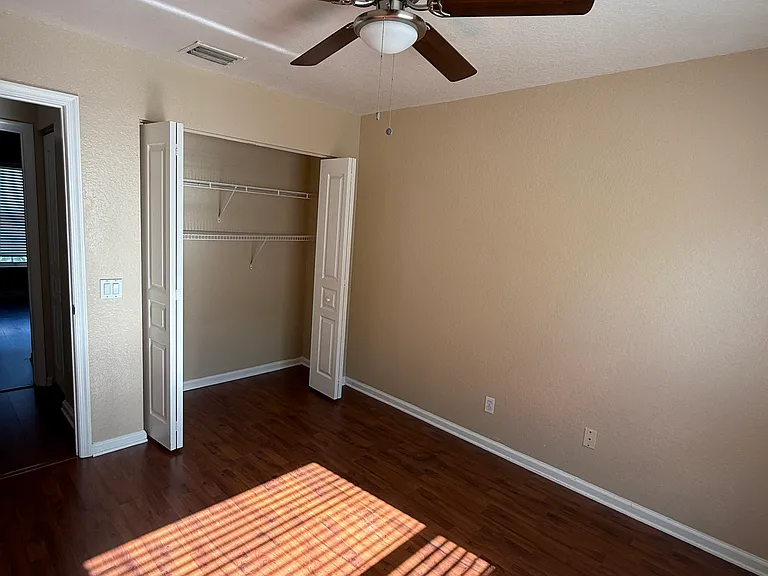 5409 Eastbay Dr — Photo 12