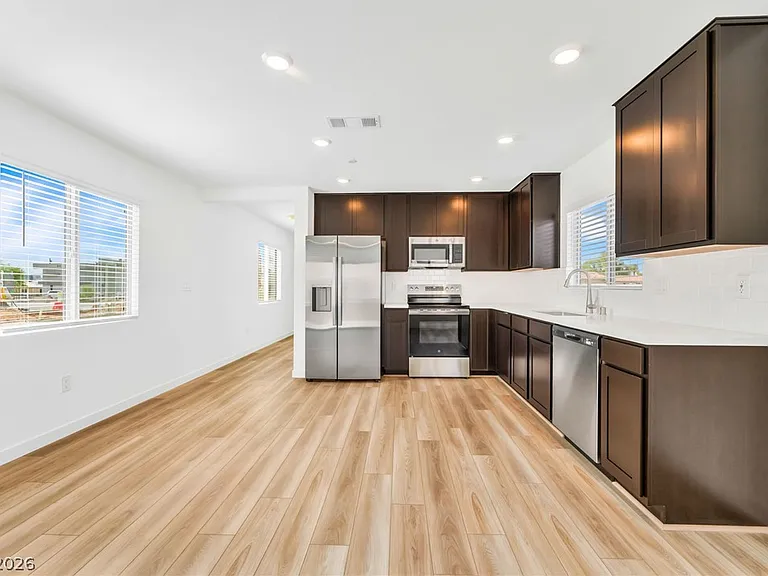 2204 Abraham Ave — Photo 11