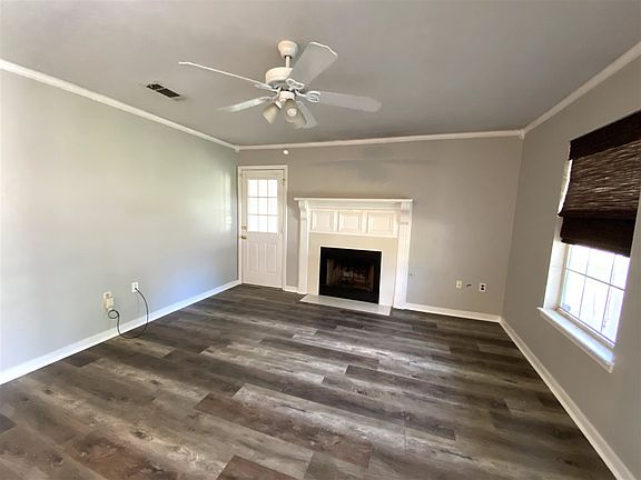 2nd image of 1125 Barnett Bend Dr