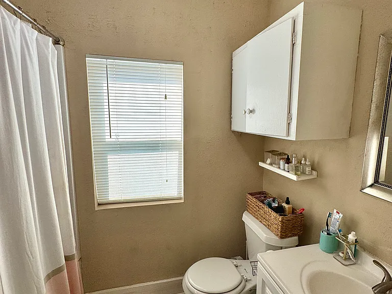 1287 W Frey St — Photo 15