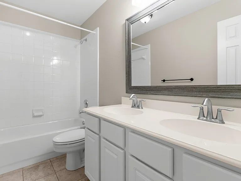 202 Stone Hollow Ct — Photo 29