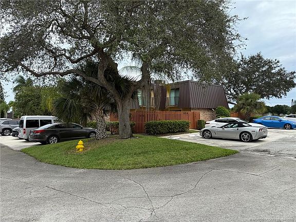 5th image of 5818 SE Windsong Ln
