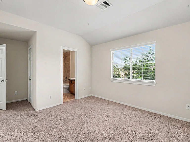 3215 Clearview Cir — Photo 10