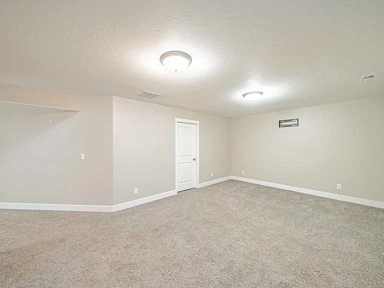 2896 Blackwood — Photo 36