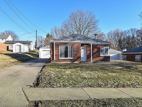 2nd image of 2480 Hillcrest Rd