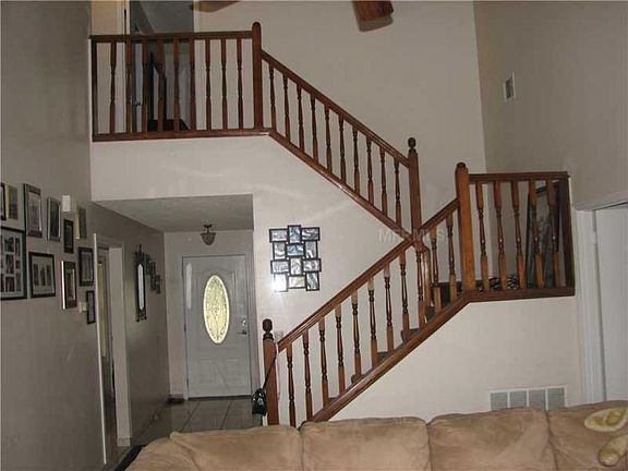 2nd image of 104 Spinwood Ct