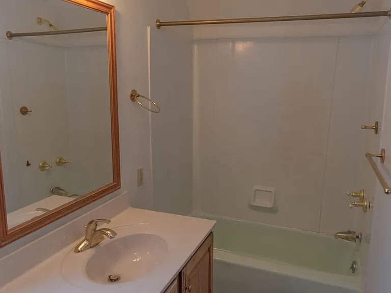 913 National Hwy — Photo 10