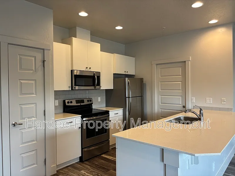 3000 S Bown Way #205