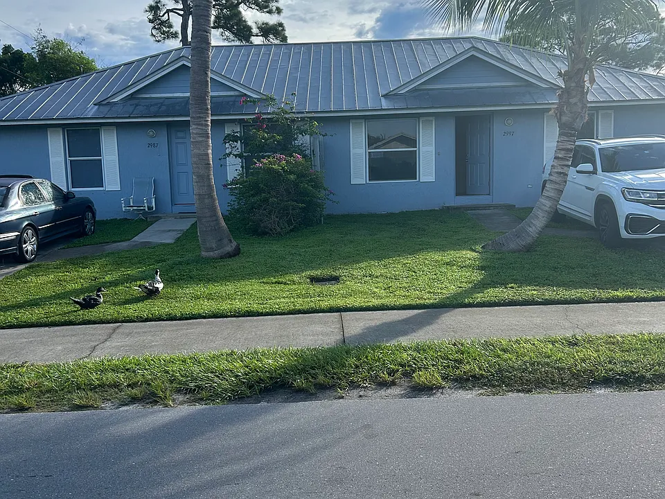 2997 SE Golden Gate Ave #2997