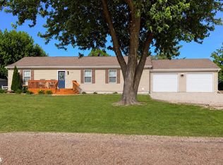 100 3rd St, Batavia, IA 52533