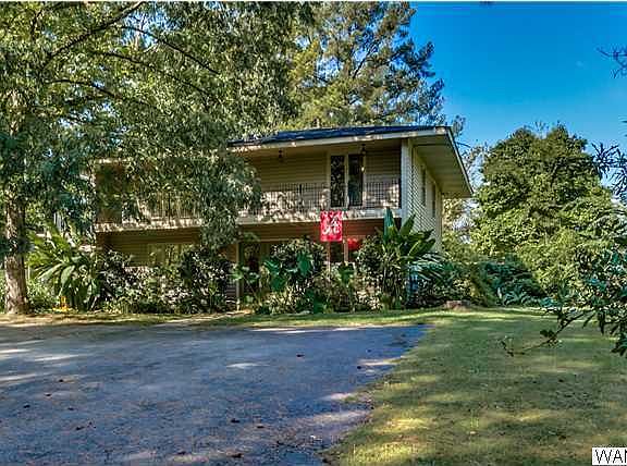 2nd image of 2110 2nd Ave NE