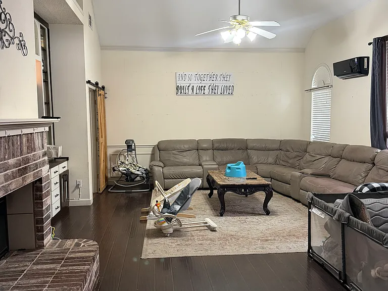 1137 Robin Cir — Photo 6