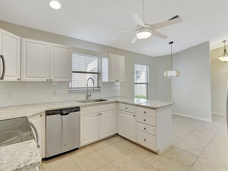1022 Island Manor Dr — Photo 7