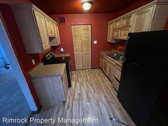 3rd image of 1130 Howard Ave