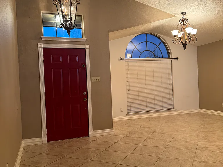 4141 Stinwick Ln — Photo 3