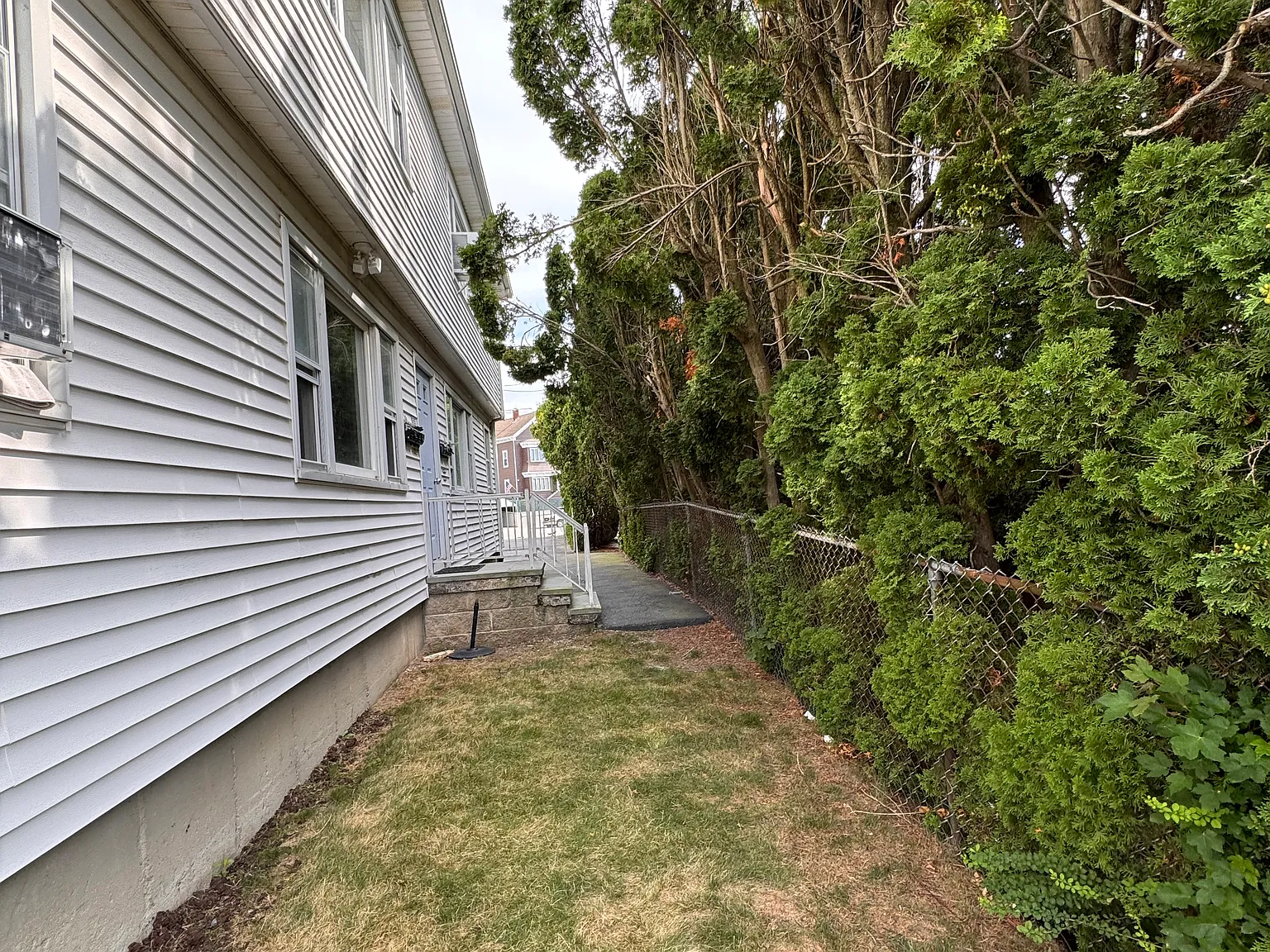 2 bed, 740 sqft, $1,900 — Photo 4