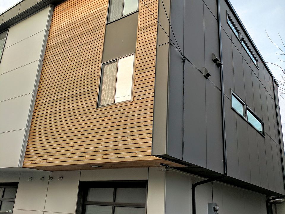 outside alley driveway side