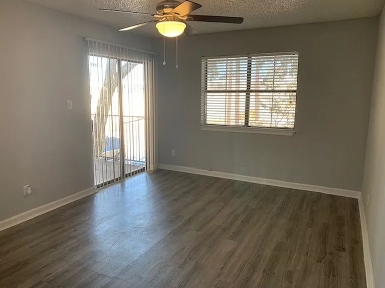 Madeira Apartments at Live Oak — Photo 23