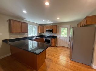 857 Temple St #H3, Whitman, MA 02382