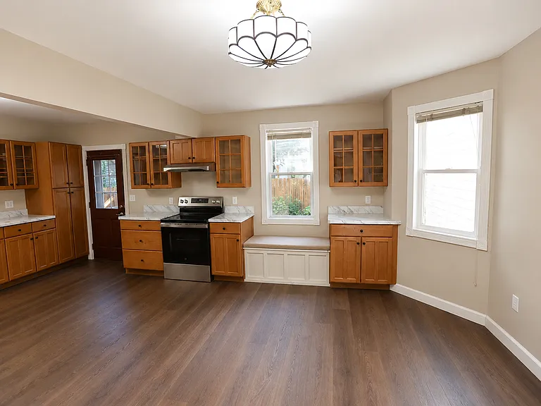 882 Raymond Ave — Photo 13