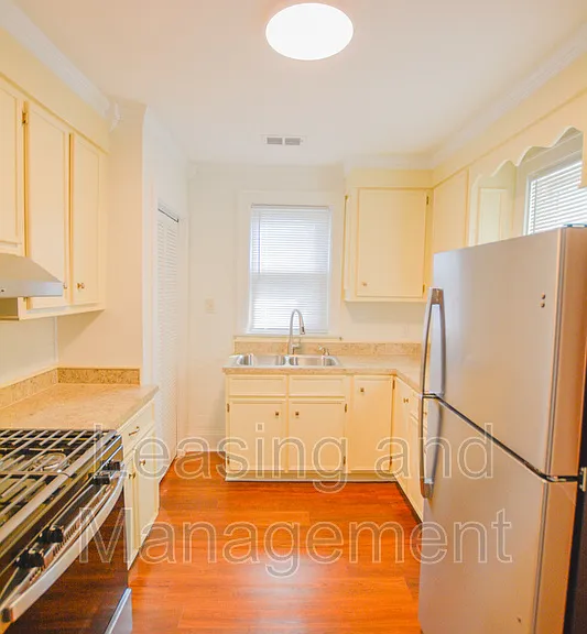 2041 Groveland Ave — Photo 8