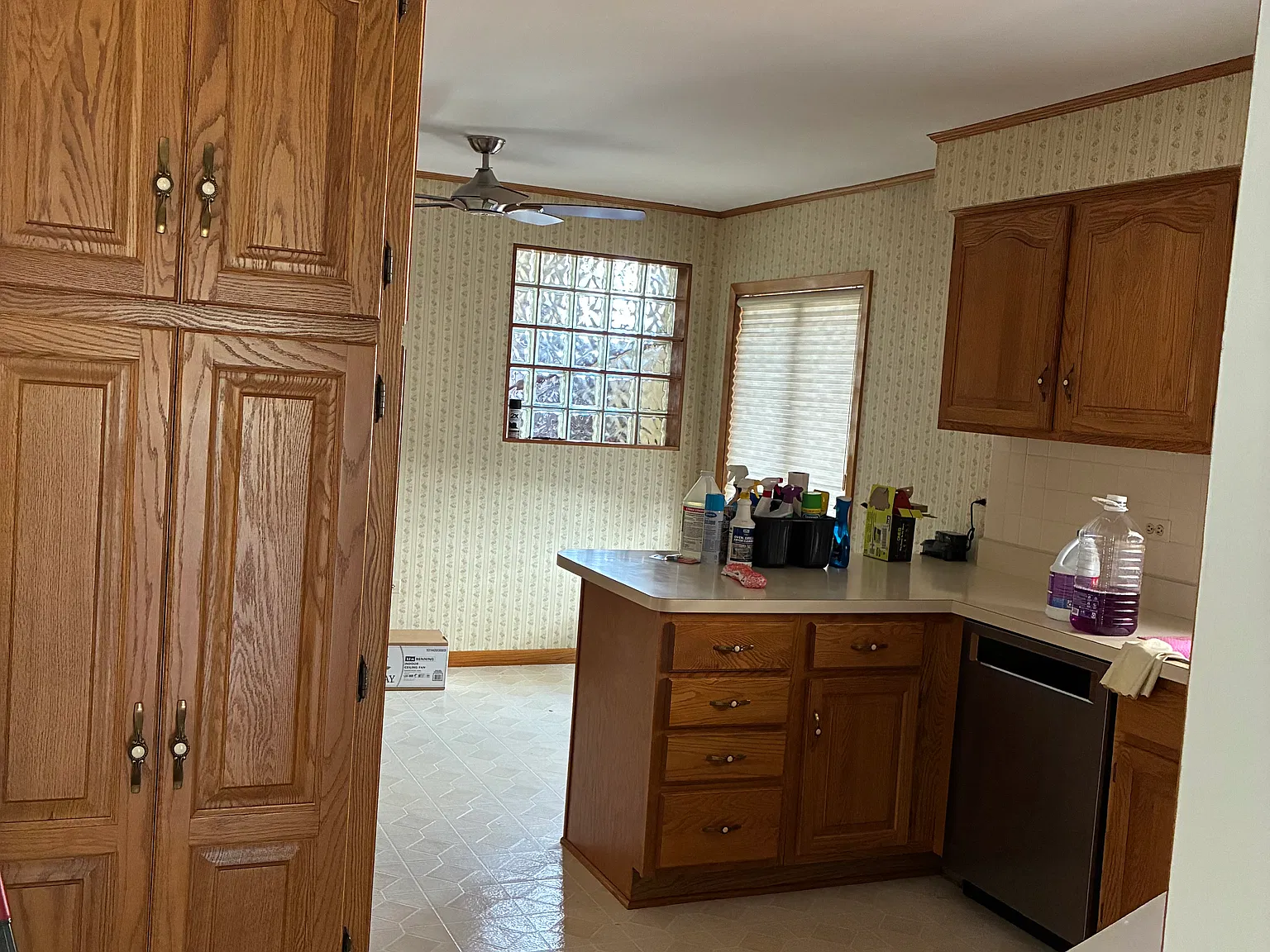 2 bed, 1300 sqft, $1,900 — Photo 3